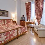 Hotel Grand Cravat 4*