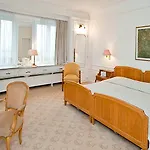 Grand Cravat Hotel 4*