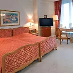 Grand Cravat Hotel 4*