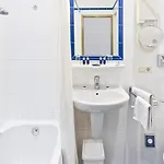 Grand Cravat Hotel
