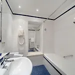 Grand Cravat Hotel 4*