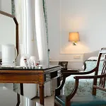 Grand Cravat Hotel Luxembourg By