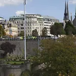 Grand Cravat Hotel