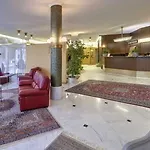 Hotel Grand Cravat 4*