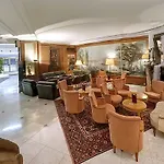 Grand Cravat Hotel