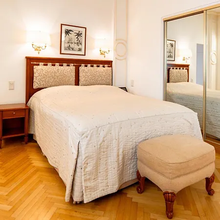 Grand Cravat Hotel