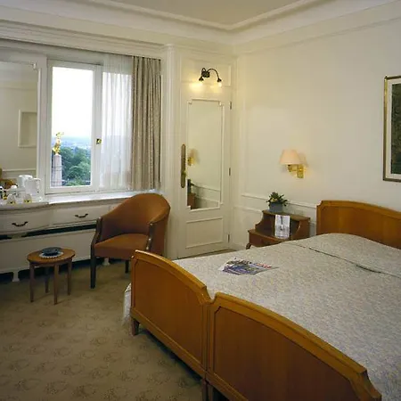 Grand Cravat Hotel