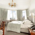 Hotel Grand Cravat