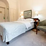 Hotel Grand Cravat