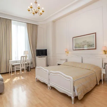 Hotel Grand Cravat 4*