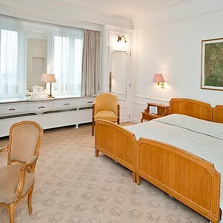 Grand Cravat Hotel 4*