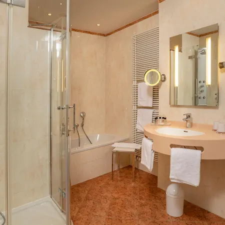 Hotel Grand Cravat 4*