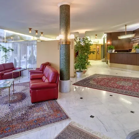 Hotel Grand Cravat 4*