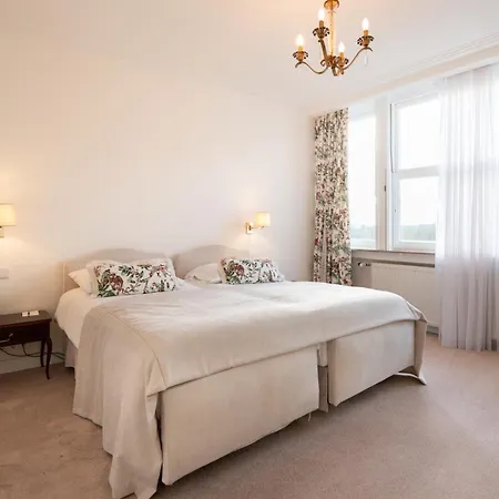 Grand Cravat Hotel 4*