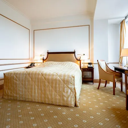 Grand Cravat Hotel 4*