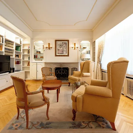 Hotel Grand Cravat 4*