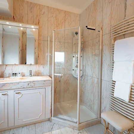 Hotel Grand Cravat 4*