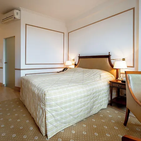 Grand Cravat Hotel 4*