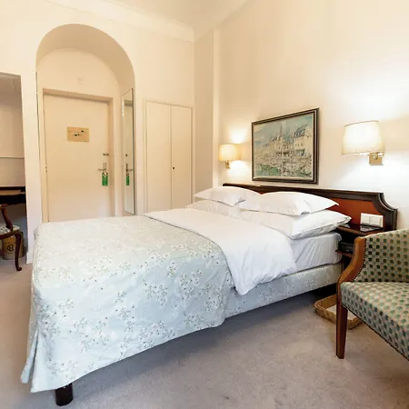 Grand Cravat Hotel 4*