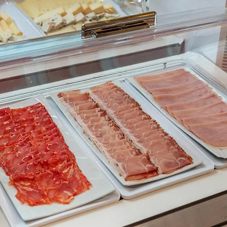 Grand Cravat Отель 4*