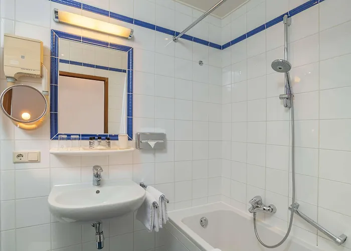 克拉瓦兹大酒店 4*