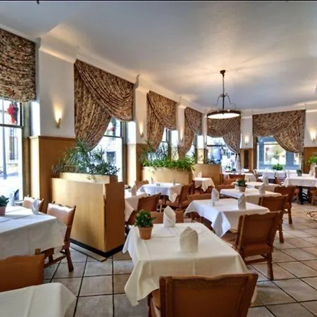 Hotel Grand Cravat
