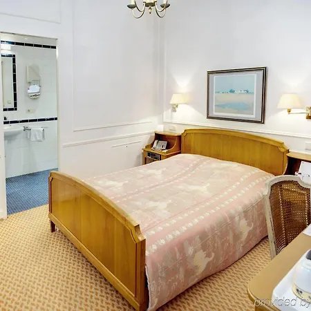 Grand Cravat Hotell 4*