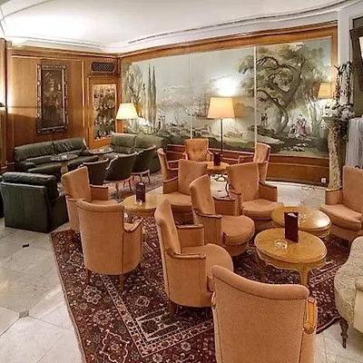 Hotel Grand Cravat