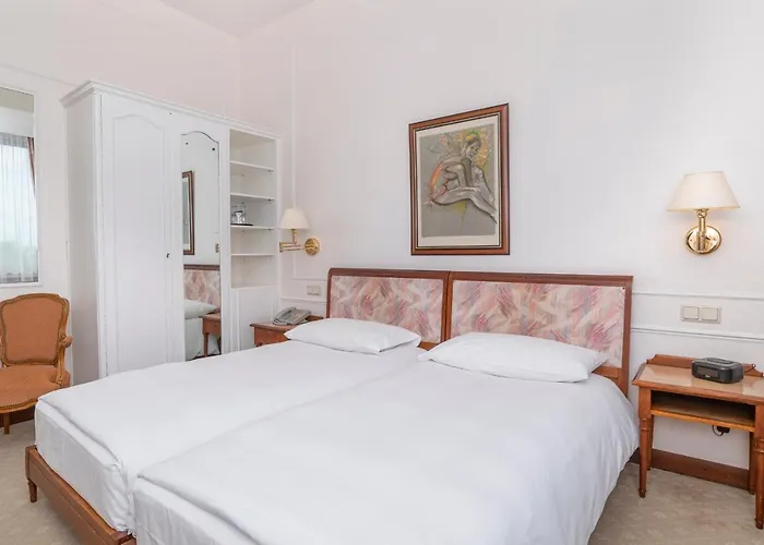 Grand Cravat Hotel 4*