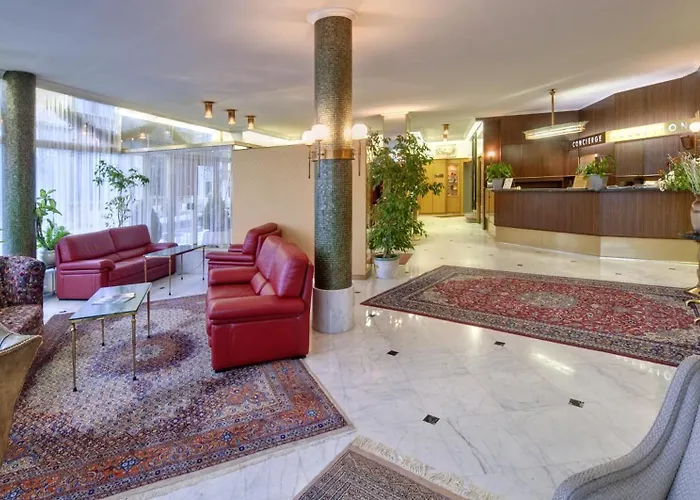 Hotel Grand Cravat 4*