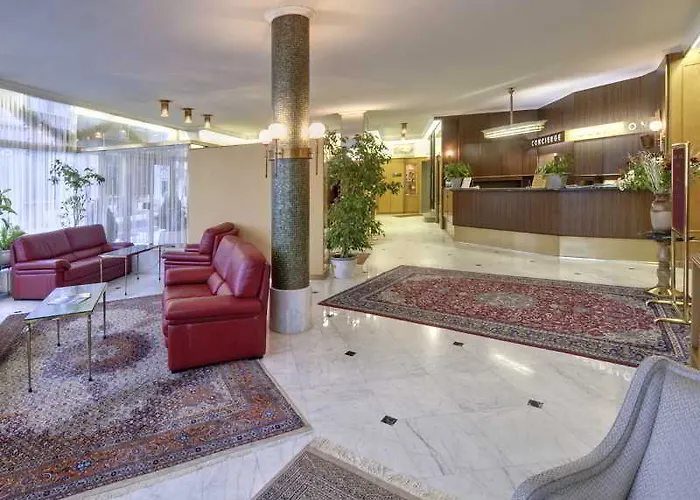 Hotel Grand Cravat 4*